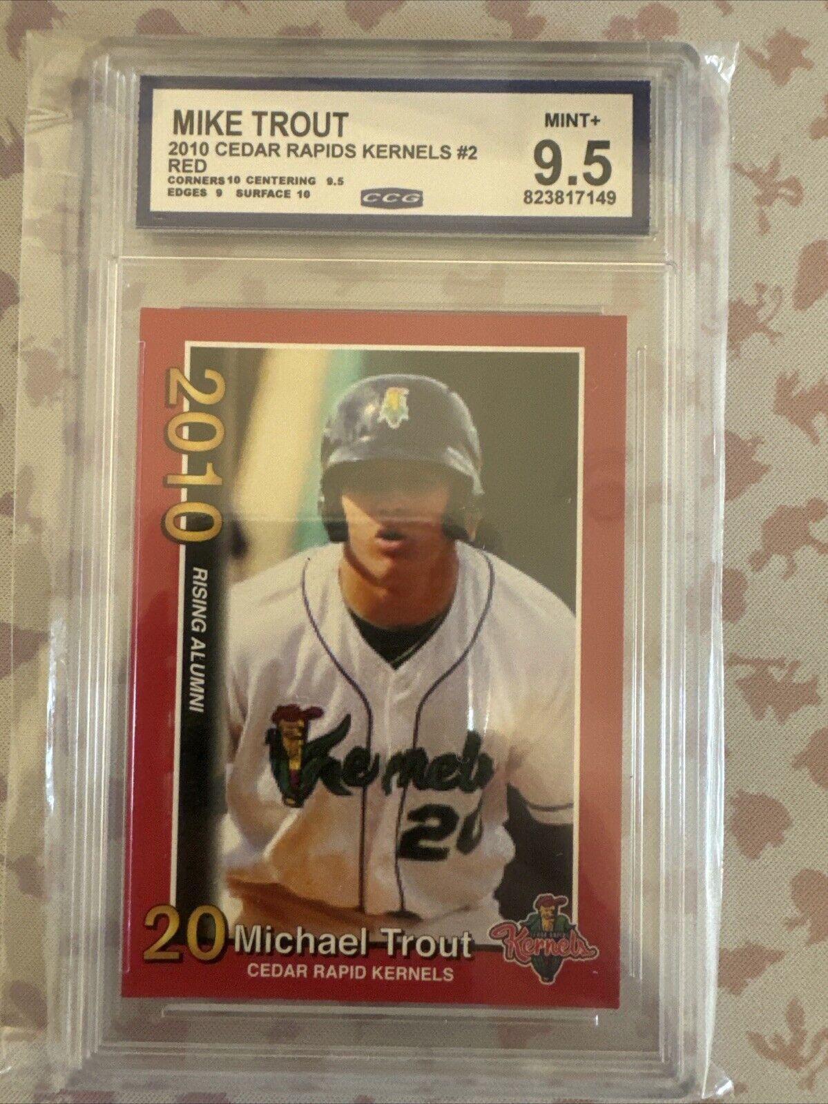2010 Rookie Mike Trout Cedar Rapid Kernels Red CCG Mint + 9.5