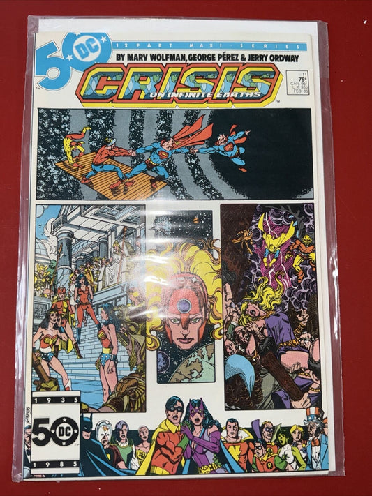CRISIS on INFINITE EARTHS #11 1986 wolfman PEREZ COVER & ART! SUPERMAN Batman