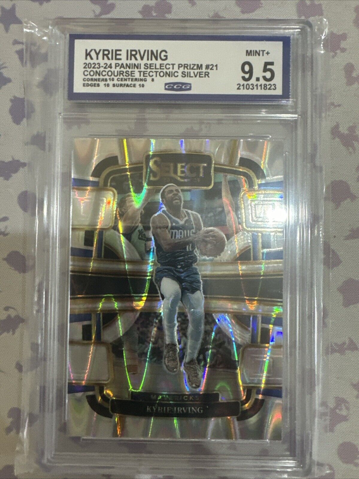 Kyrie Irving 2023-24 Panini Select Tectonic Silver Prizm Concourse #21 CCG 9.5