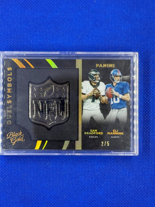 SAM BRADFORD & ELI MANNING DUEL SYMBOLS 2/5 (Refactor) Panini Black Gold