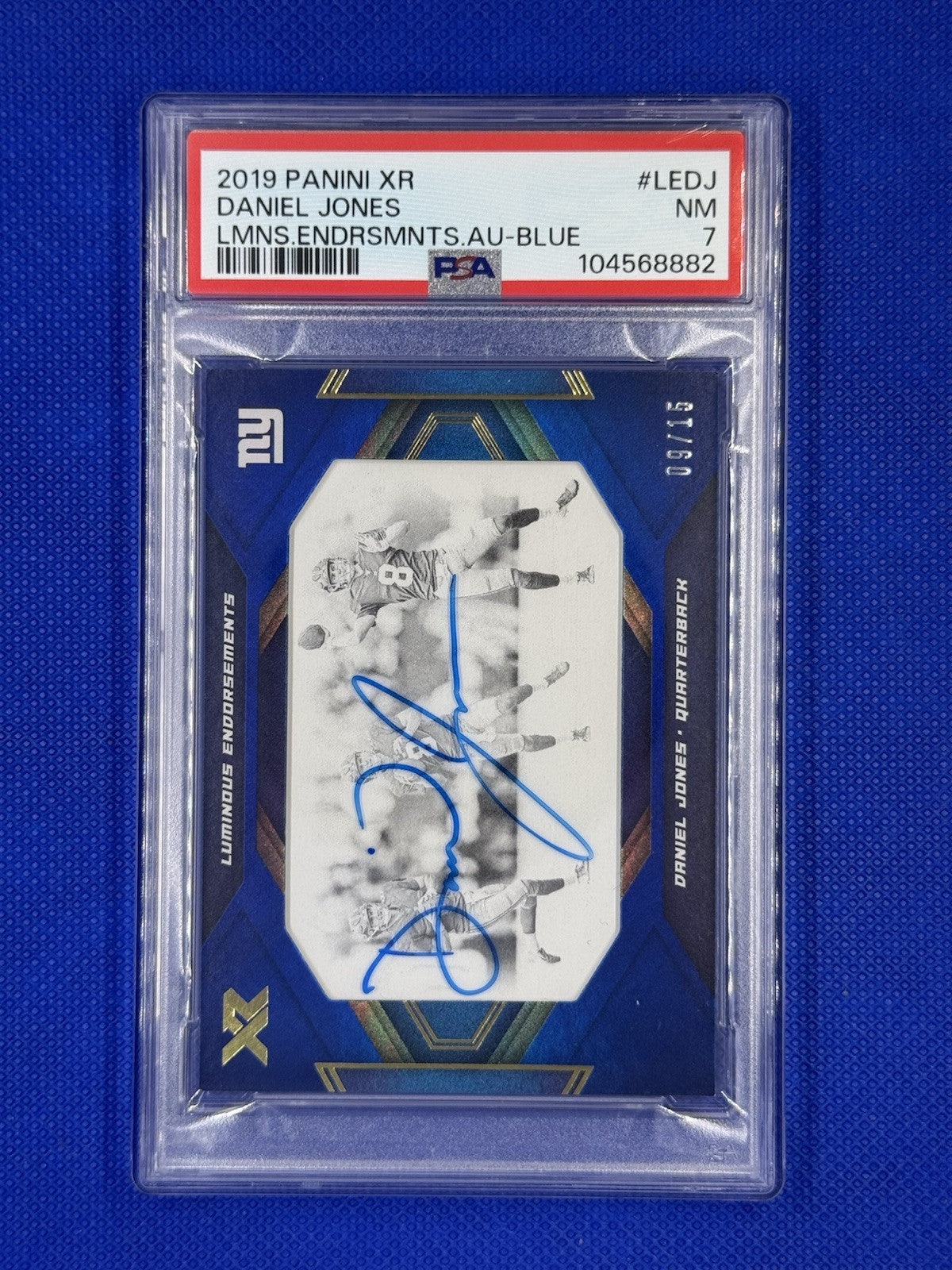 2019 Panini XR Daniel Jones #LEDJ Auto /15 Luminous Endorsements Blue PSA 7 NM
